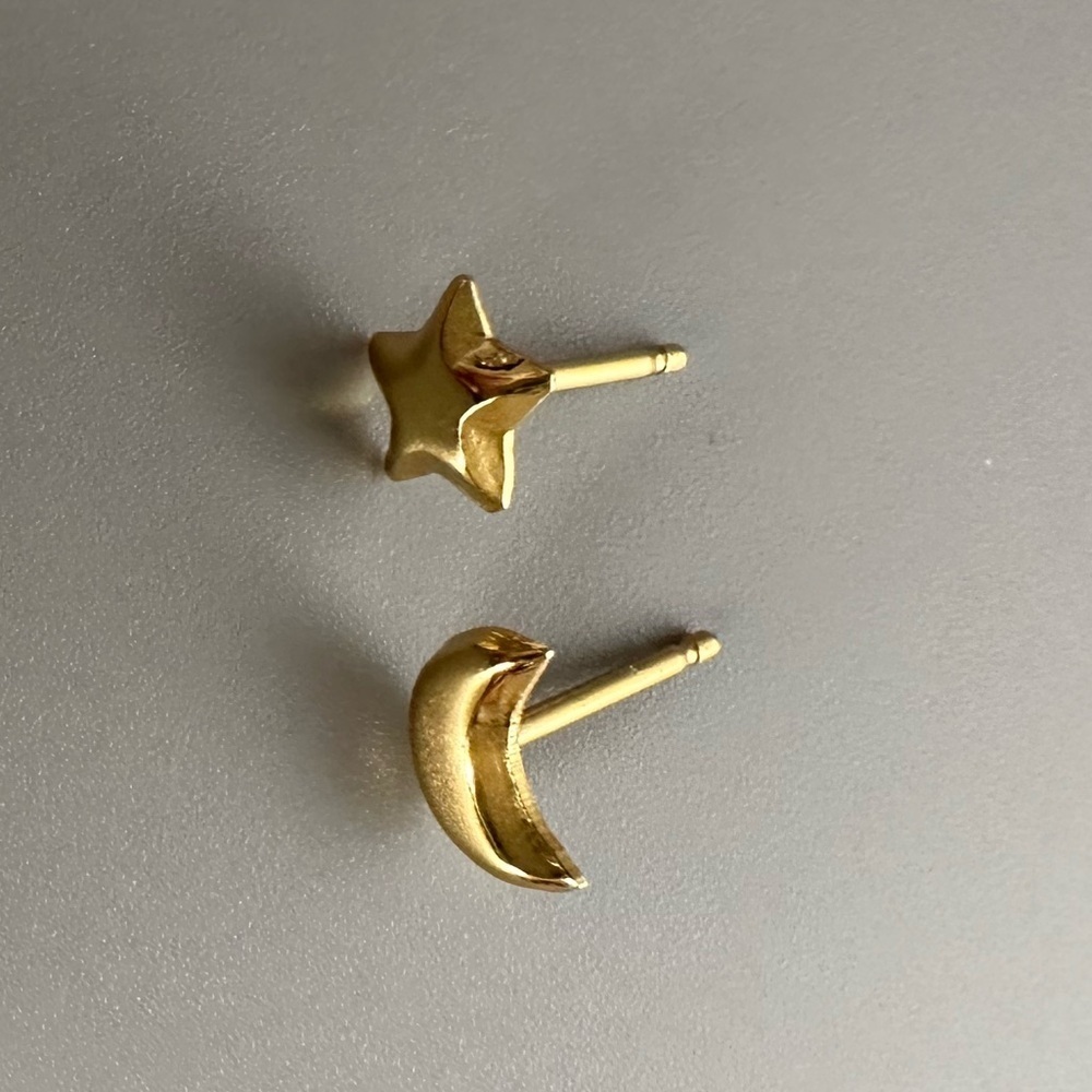 14K Gold Vermeil Celestial Mismatched Star & Moon Stud Earrings - Picture 5 of 11